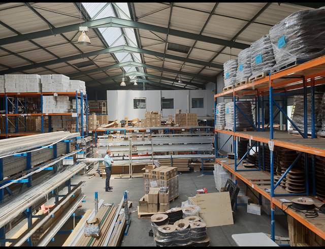 1,300M² WAREHOUSE SOLD IN LINBRO PARK